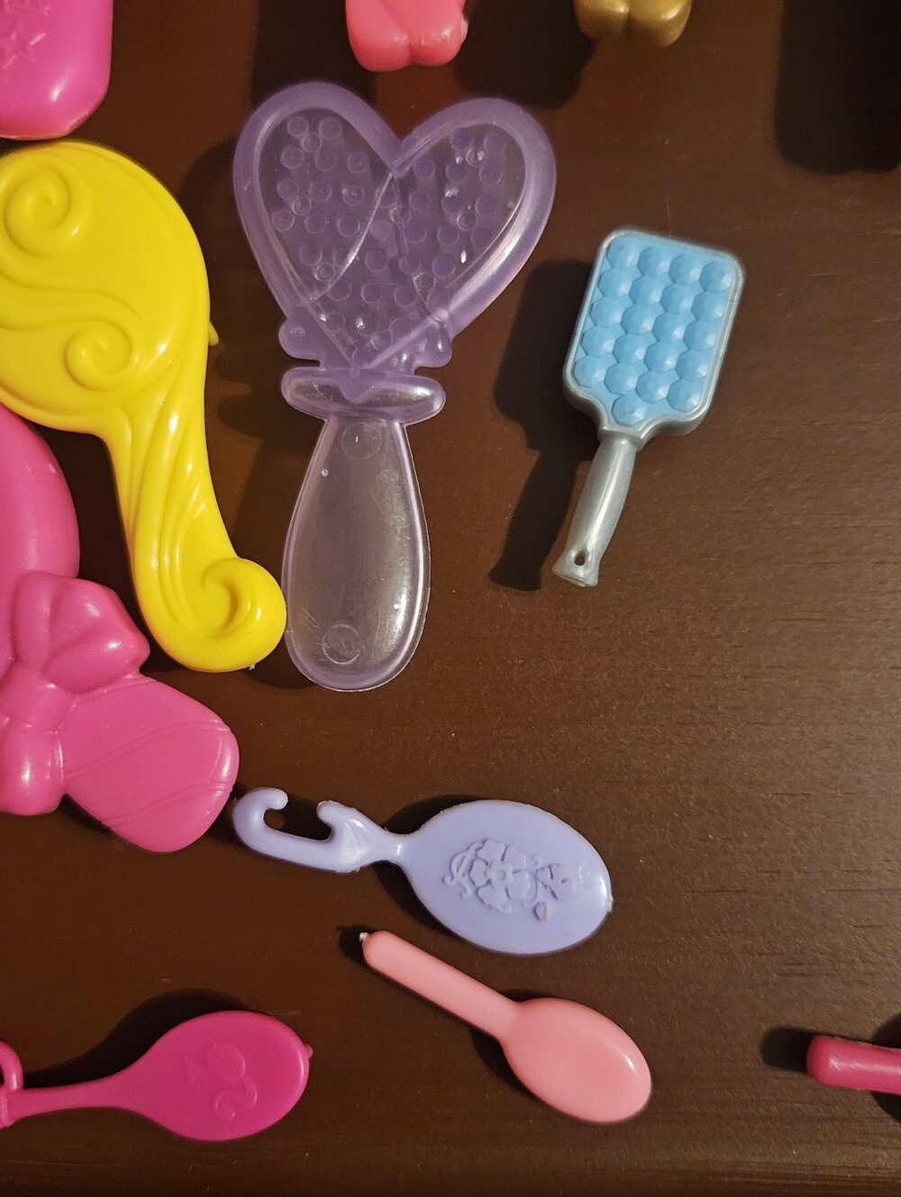 Barbie Doll & Others Hair Brush And Comb Lot 27 Pieces Fashion Doll Accessories - Picture 6 of 7